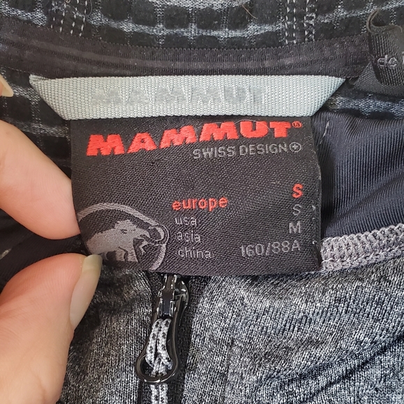 Women's Gray Hooded Jacket - Picture 10 of 15